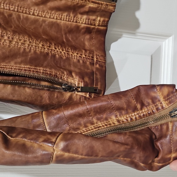 Brown Jacket - Picture 4 of 6